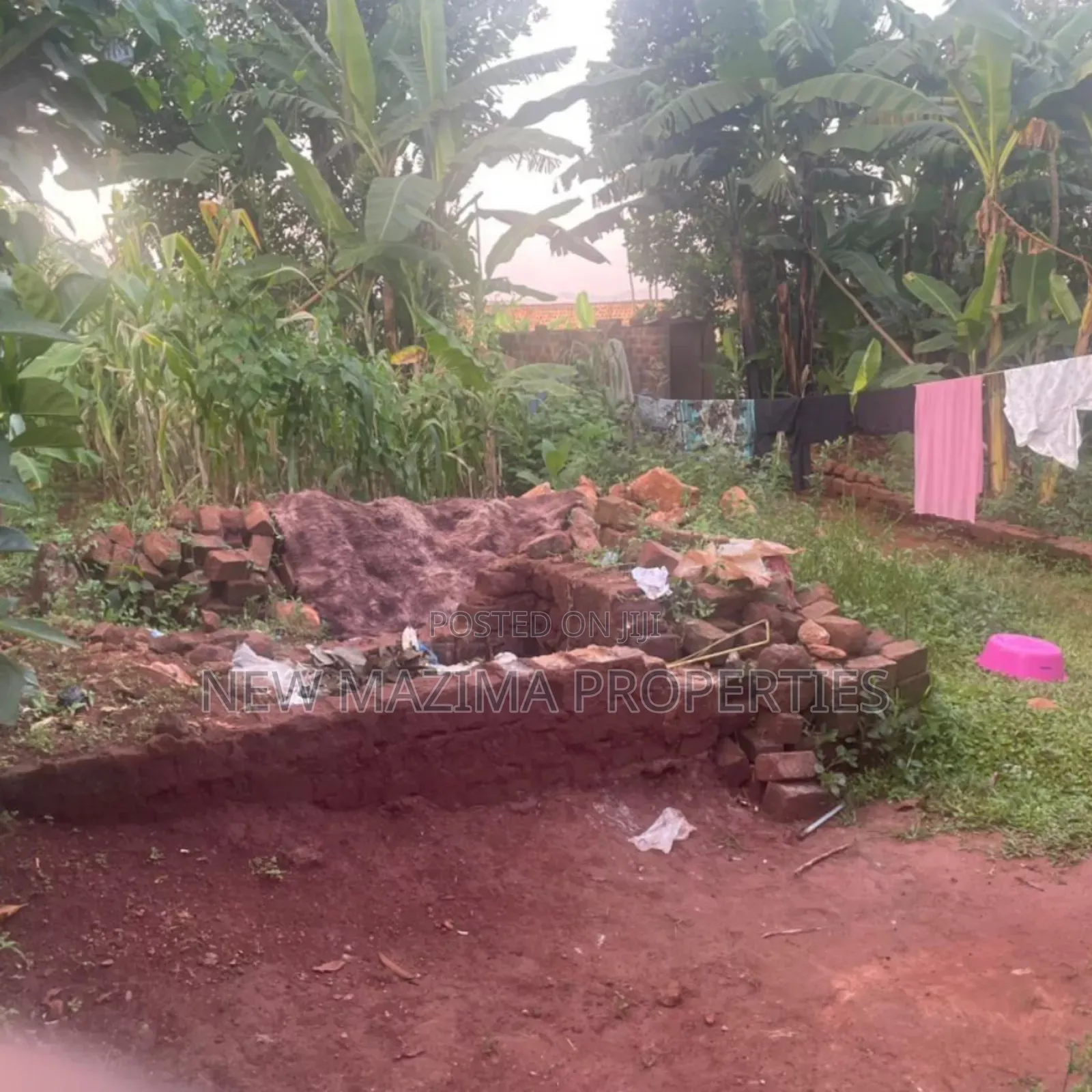 Very Hot Plot On Quicksale In Nsangi Maya Town Near Tarmac Rd