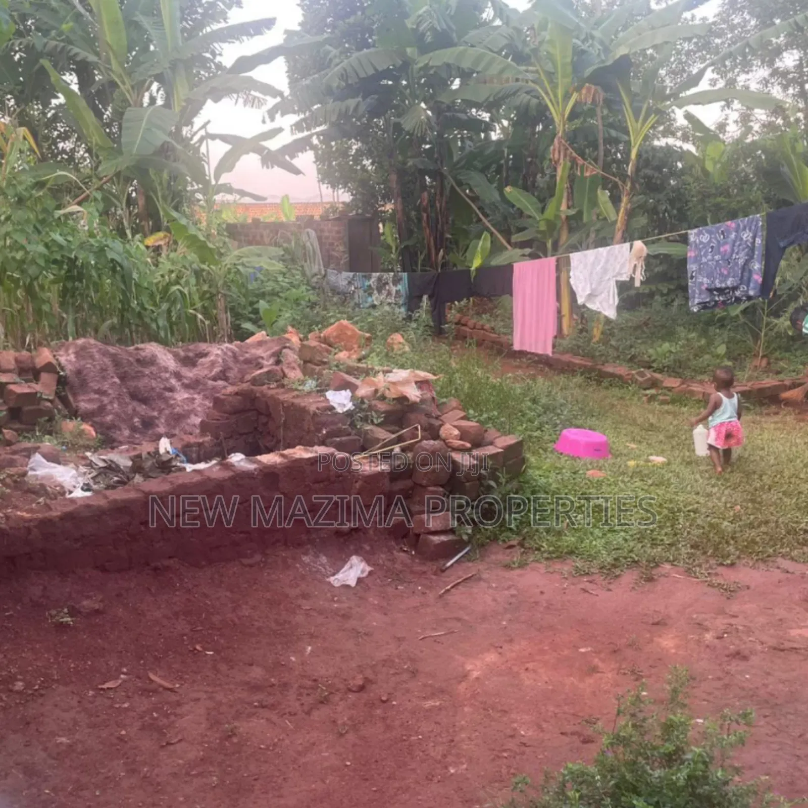 Very Hot Plot On Quicksale In Nsangi Maya Town Near Tarmac Rd
