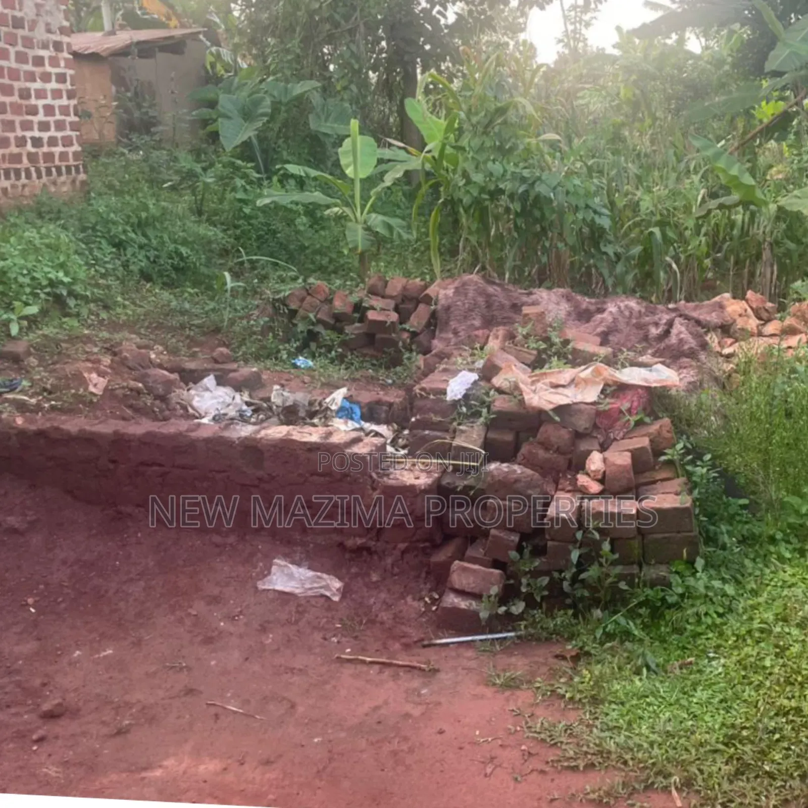 Very Hot Plot On Quicksale In Nsangi Maya Town Near Tarmac Rd