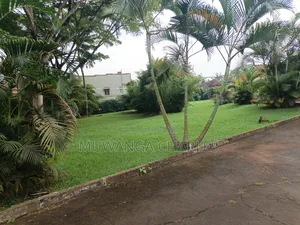 1acre on Quick Sale in Kololo