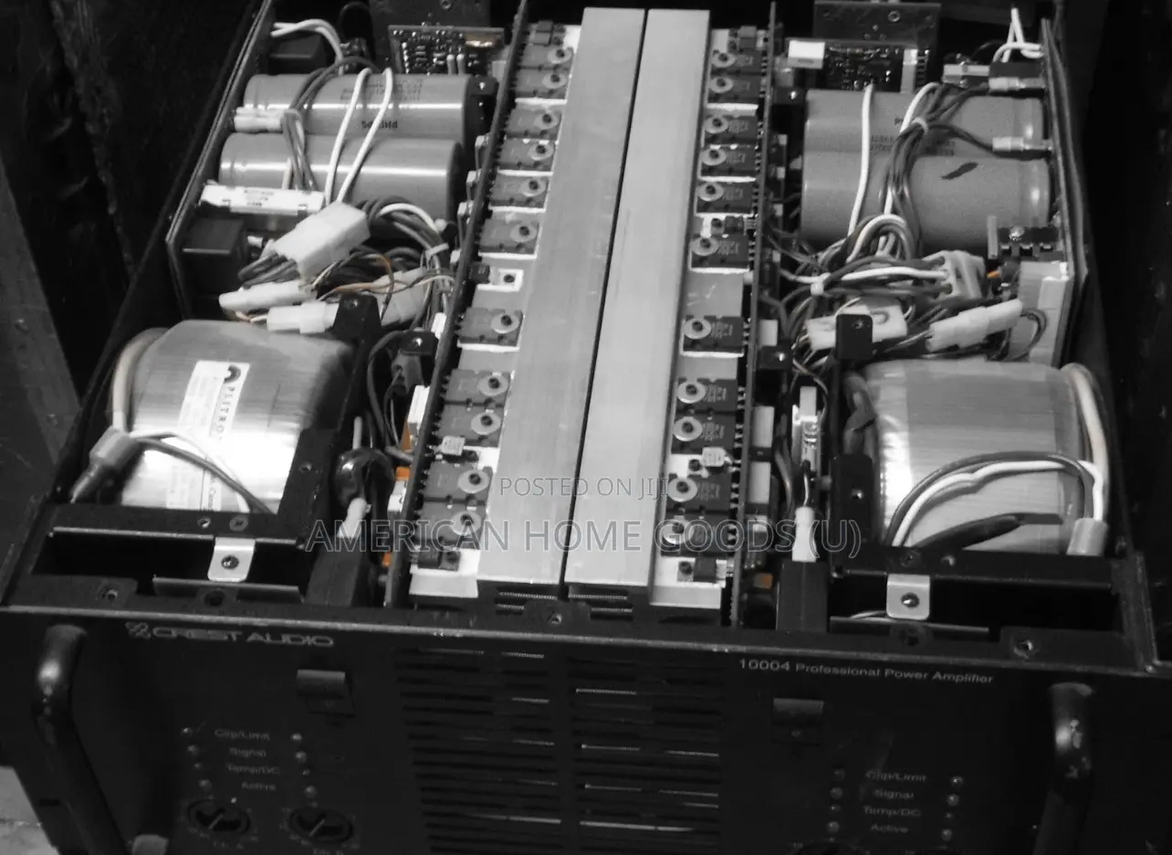 Heavy Duty Crest Audio 10004 Power Amplifier 4-Channels for Heavy Bass