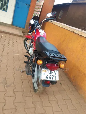 Bajaj Boxer 125 2023 Red