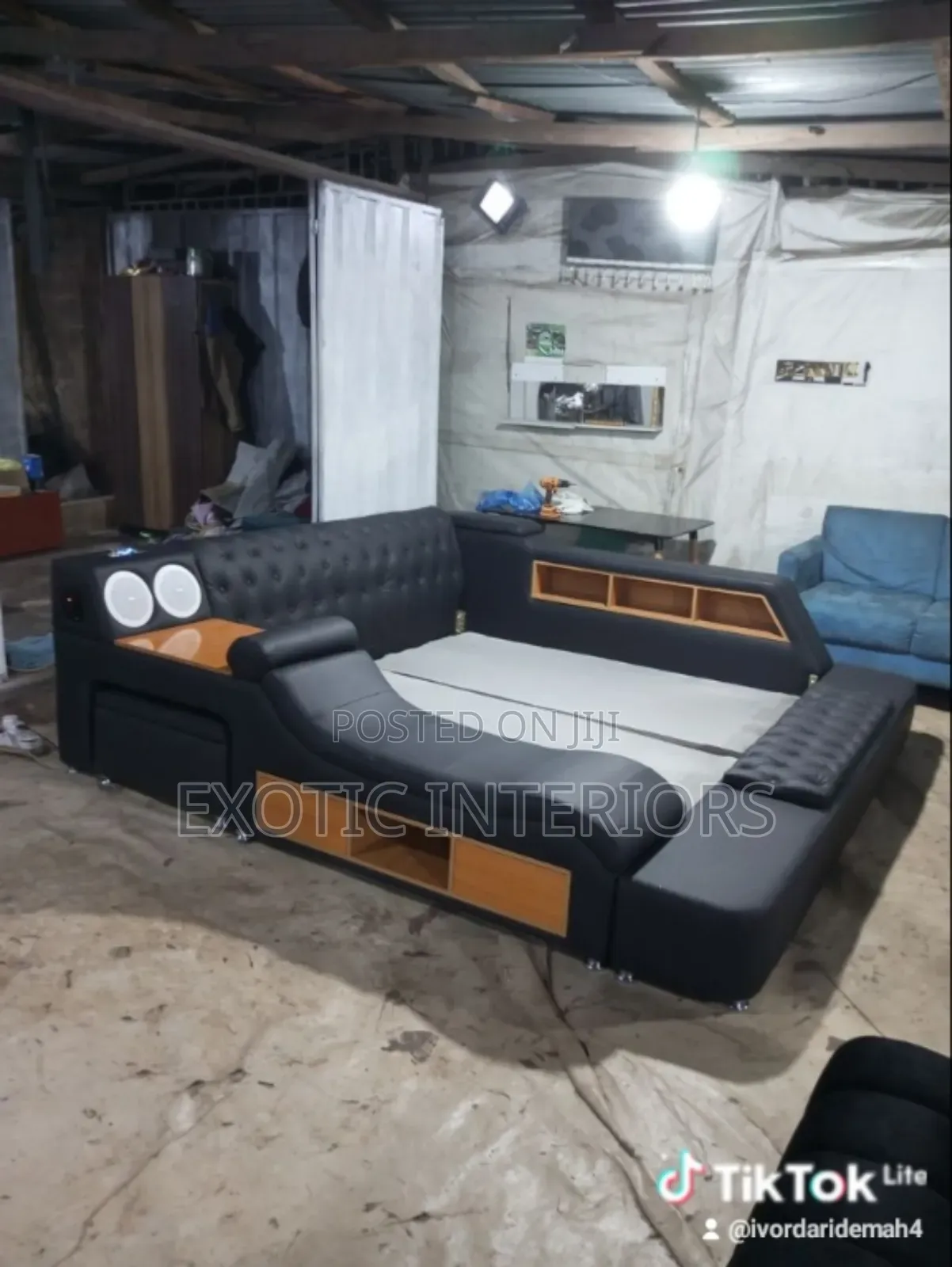 Bed of 5x6feet With Massage Area Call