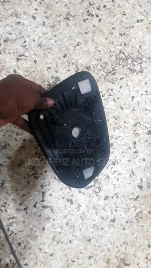 Toyota Noah 2012 - 2014 Sidemirror Plate