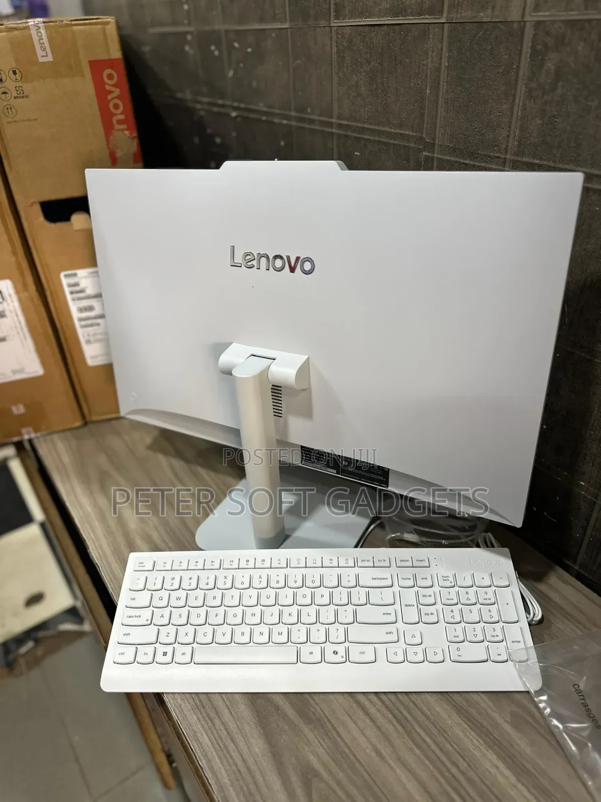 New Lenovo Ideacentre AIO 330 8GB Intel Core I3 SSD 512GB