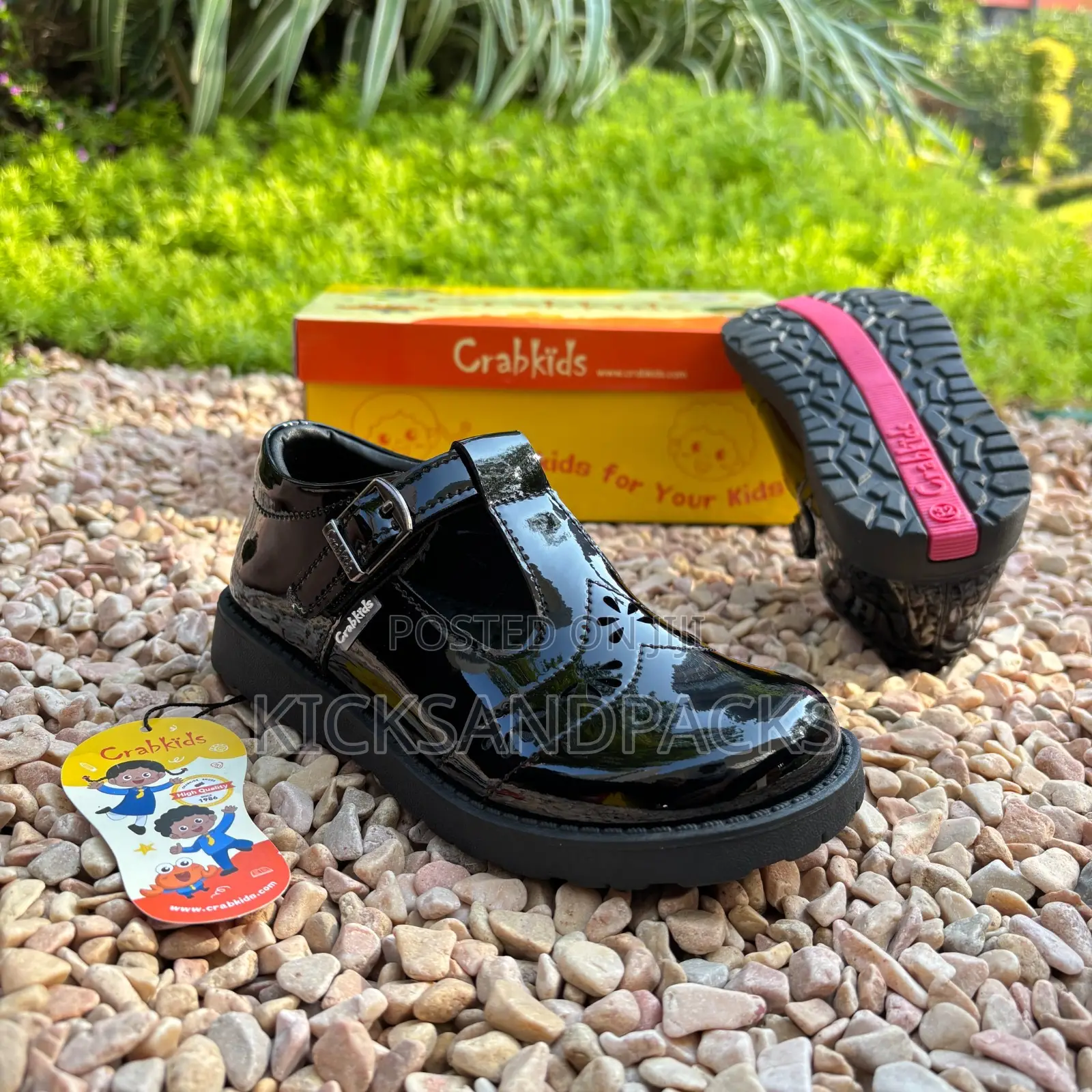 Crab Kids Girls (Black Back to School Shoes) - Shiny Leather