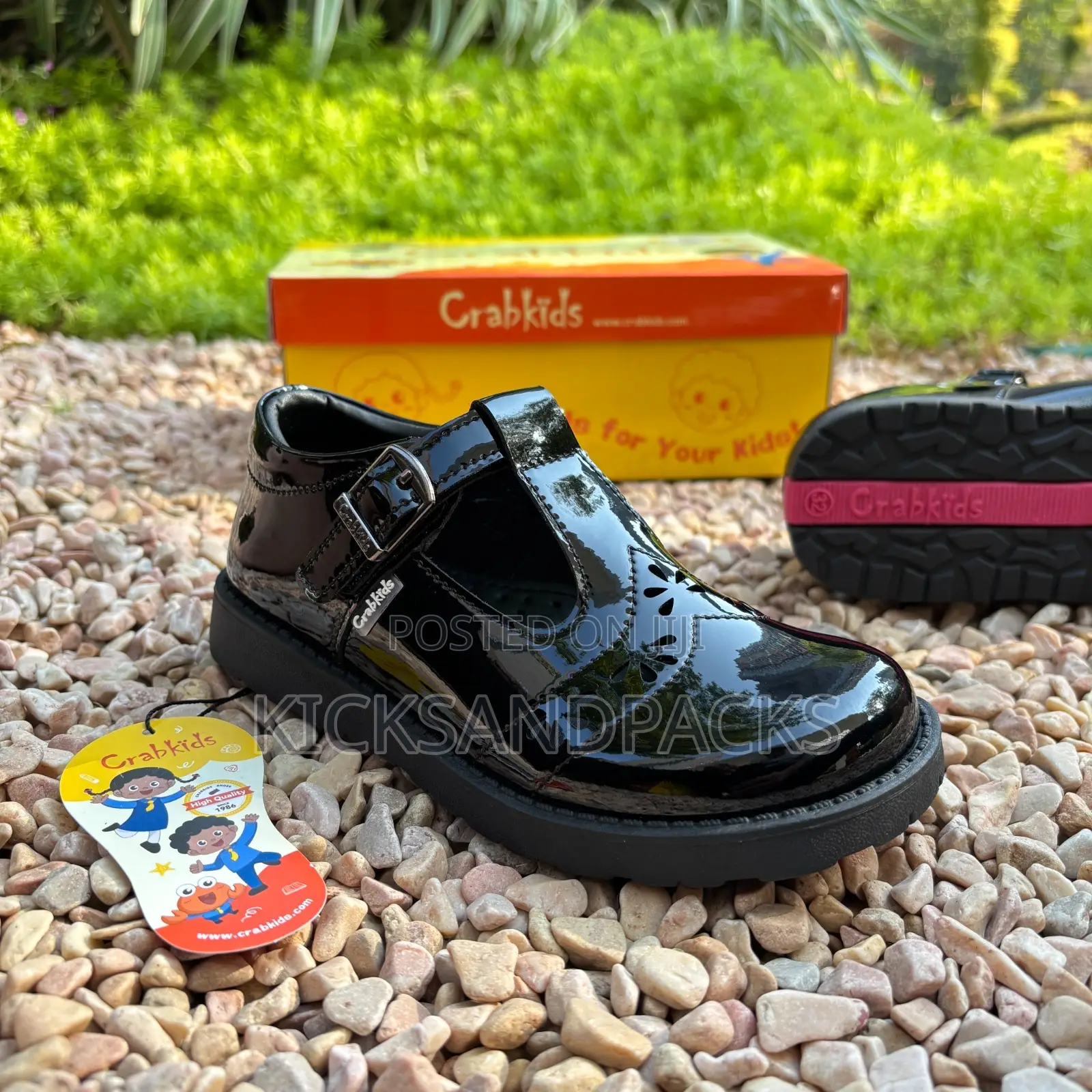 Crab Kids Girls (Black Back to School Shoes) - Shiny Leather