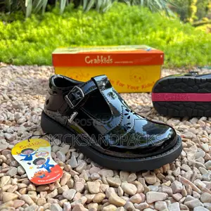 Crab Kids Girls (Black Back to School Shoes) - Shiny Leather