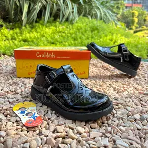 Crab Kids Girls (Black Back to School Shoes) - Shiny Leather
