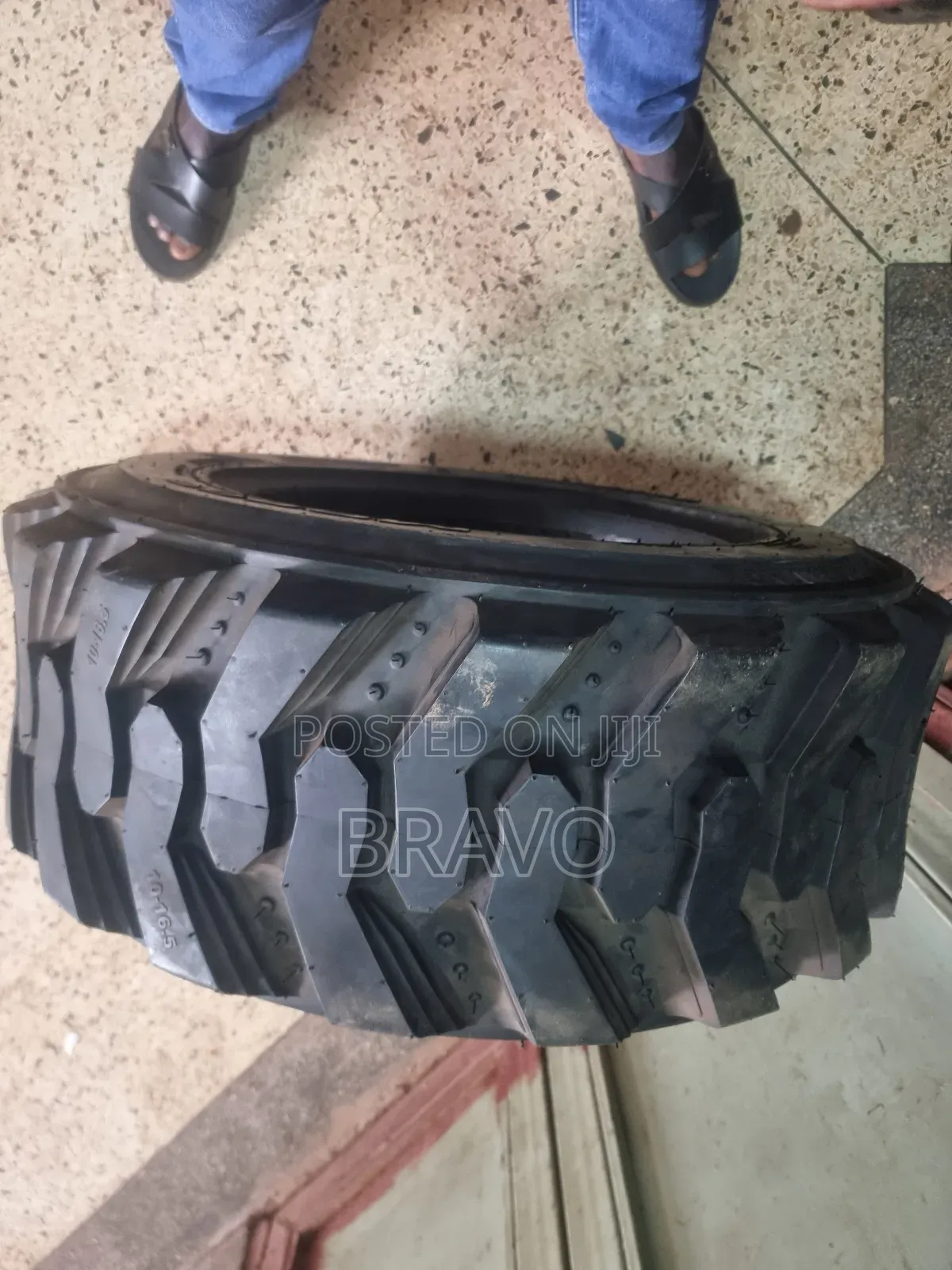 10-16.5 Tyres for Forklift Machines.