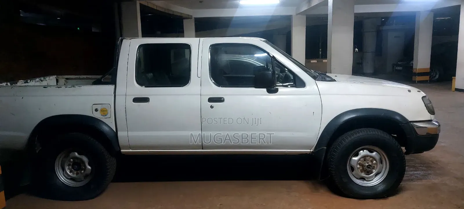 Nissan DoubleCab 1998 White