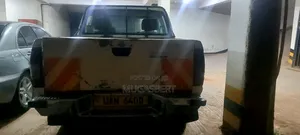 Nissan DoubleCab 1998 White