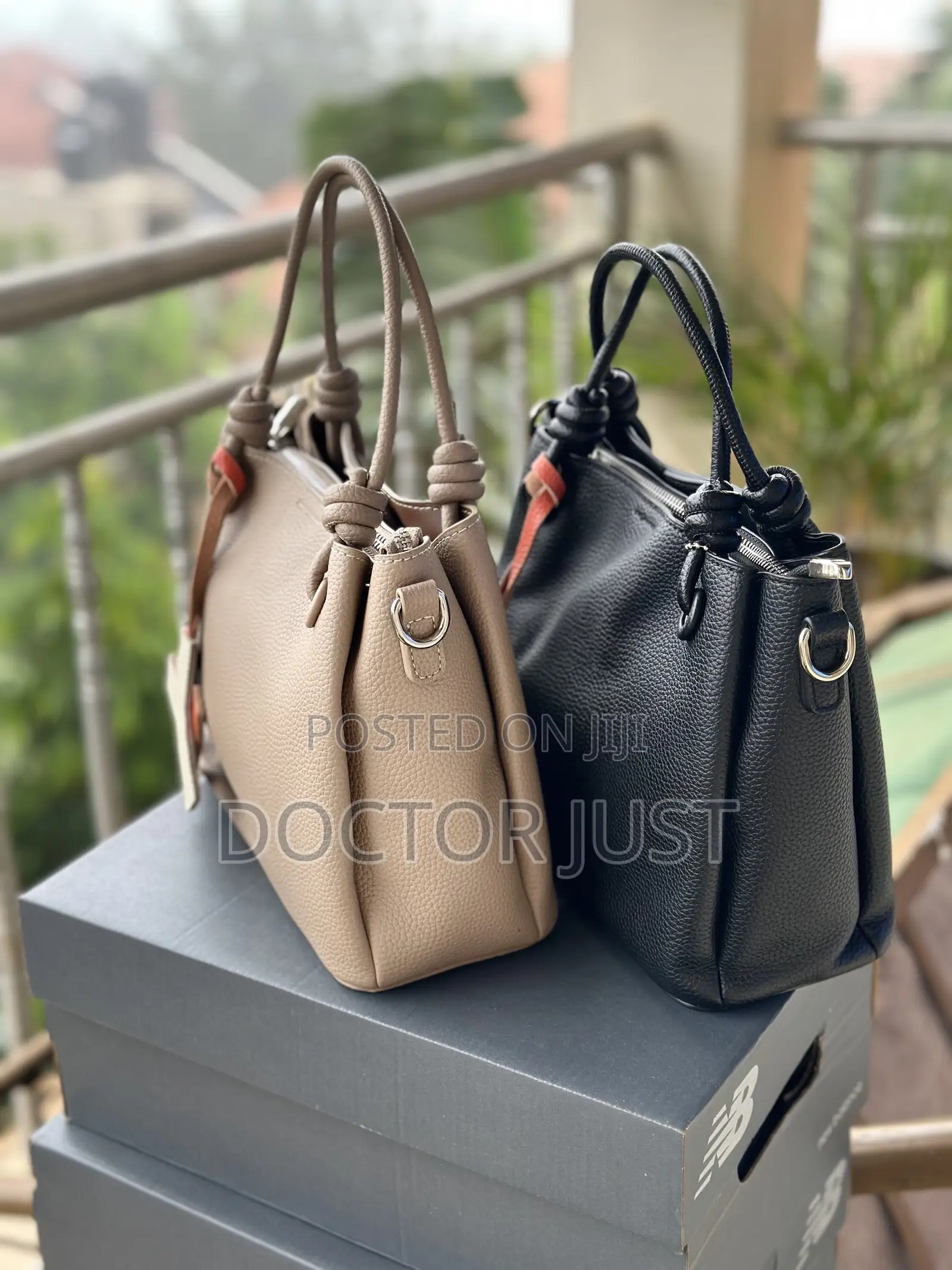 Annie Handbag (Taupe Black)