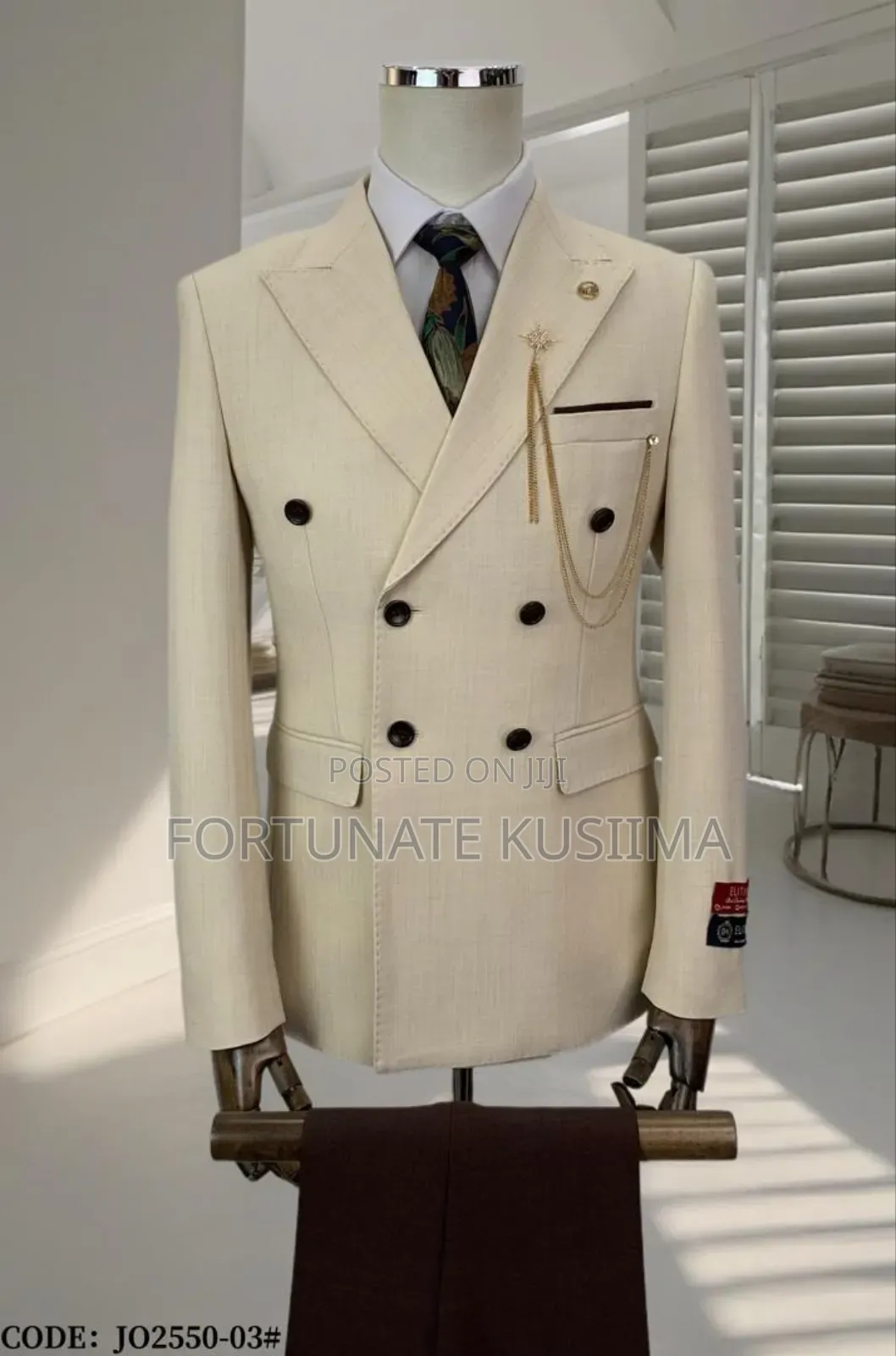 Fashionable Men's Suit