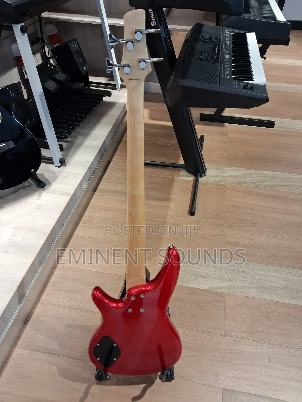 Explorer 4 String Bass Guitar L-B3-4s