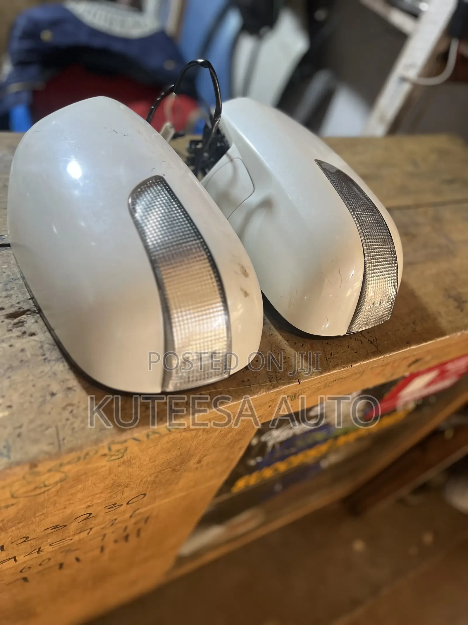 Harrier Kawundo 2008 Side Mirror Heads