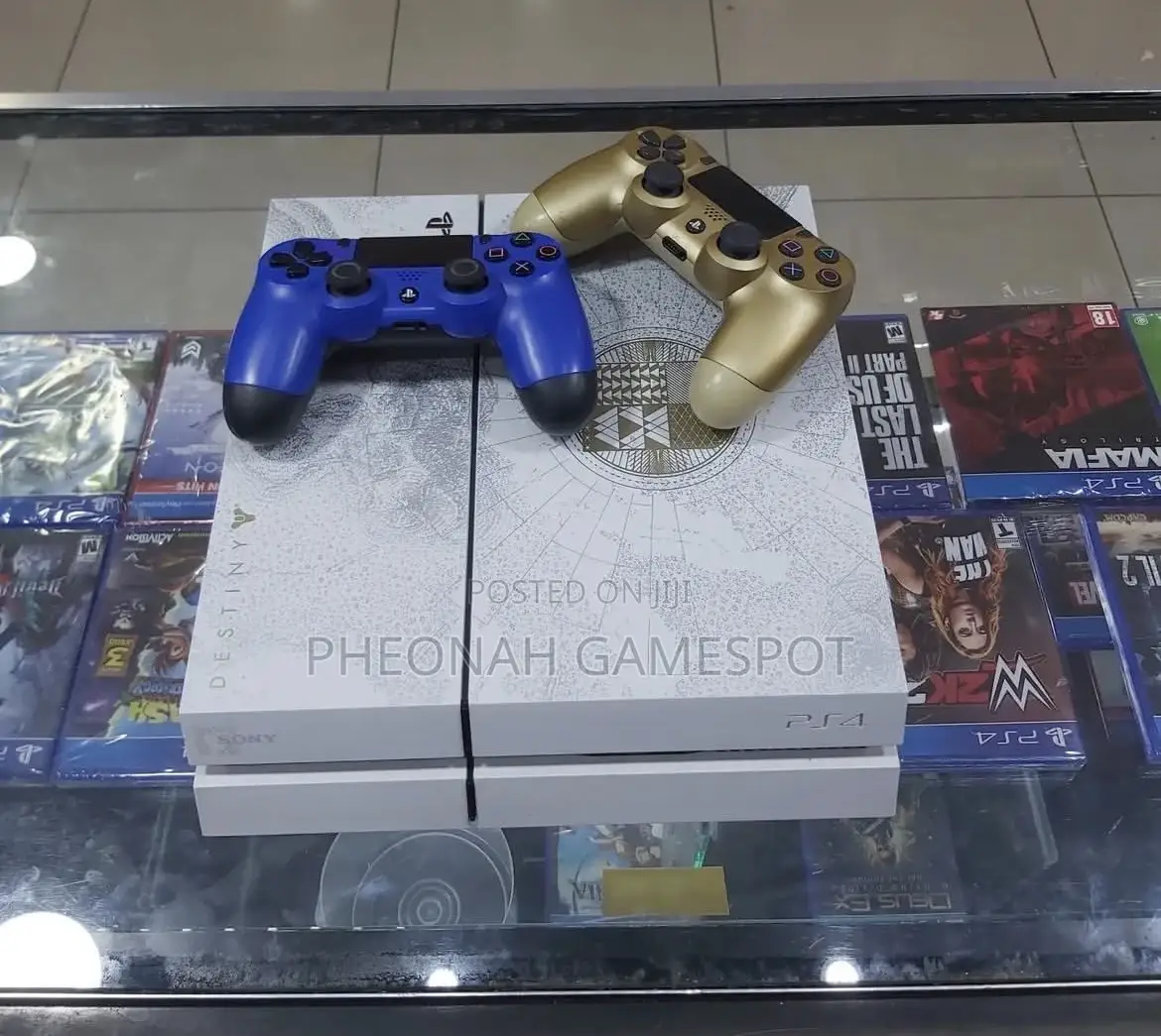 Ps4 Performance Gaming Unit With 2 Controllers and 16 Games Ready.