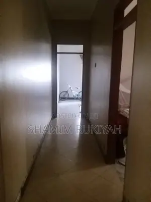 4bdrm Bungalow in Royale Estate, Busukuma for sale