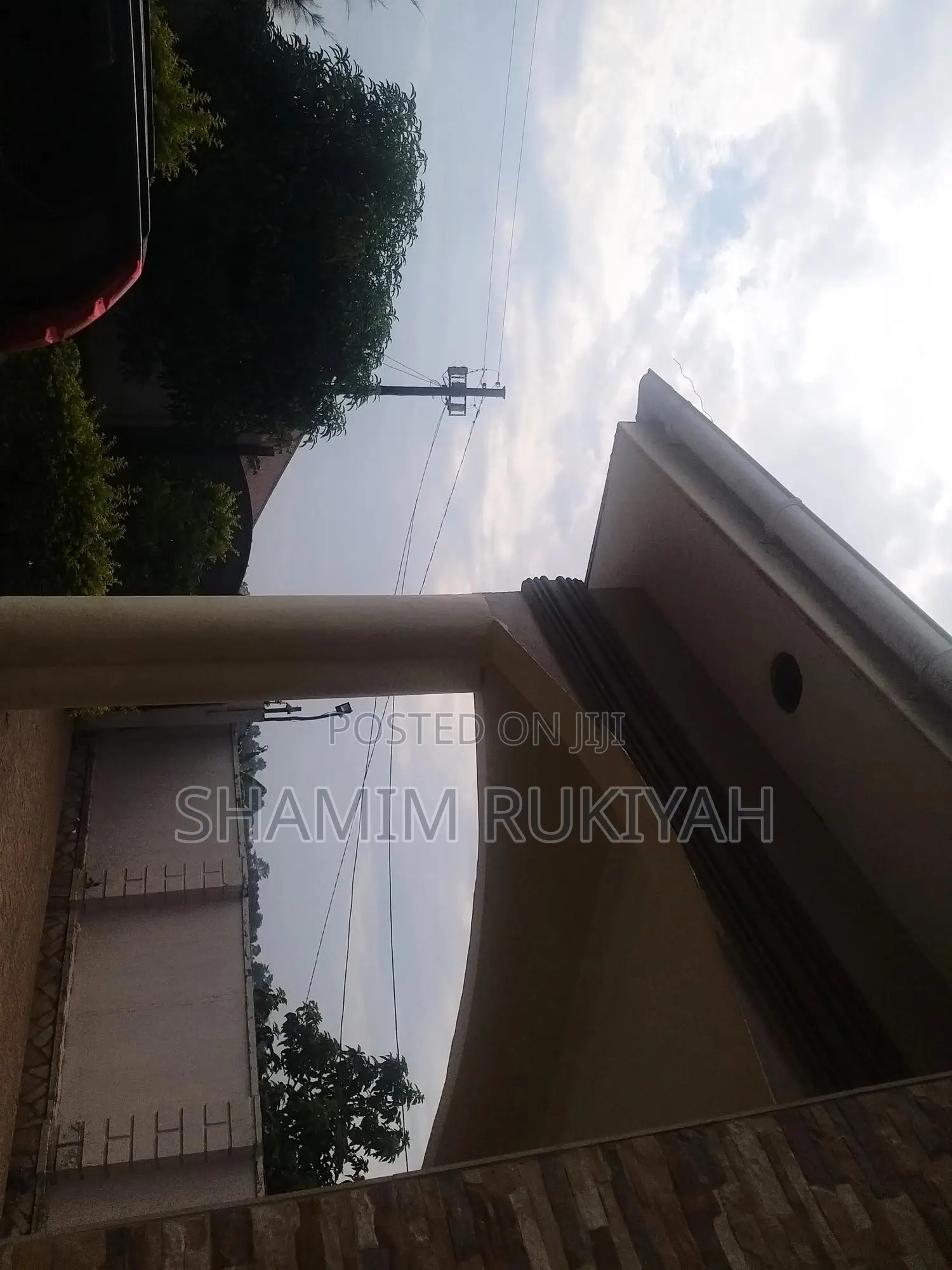 4bdrm Bungalow in Royale Estate, Busukuma for sale