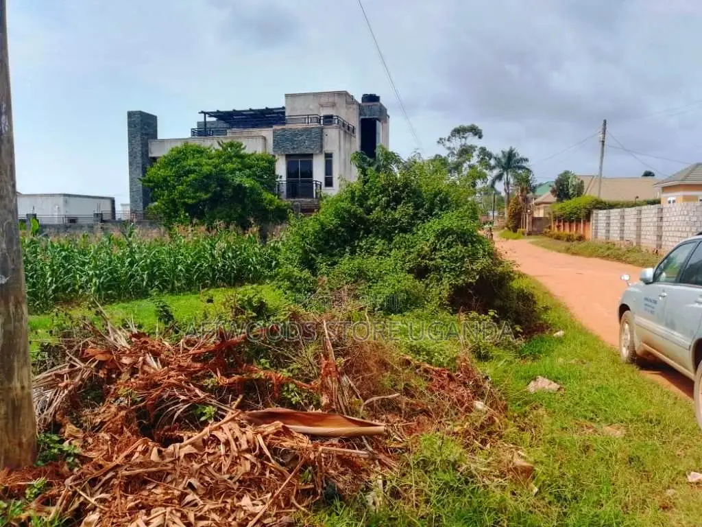 Land for Sale in Nkumba Entebbe 2 Plots of 50 by 100 2km From the High