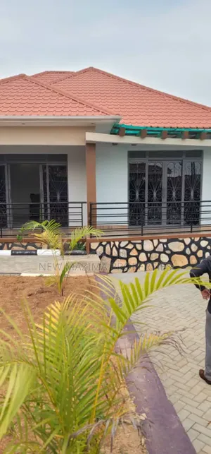 3bdrm Bungalow in Bweya Kajjansi, Central Division for sale