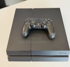 Ps4 Smart Gaming Choice, 2 Controllers and 18 Exciting Games.