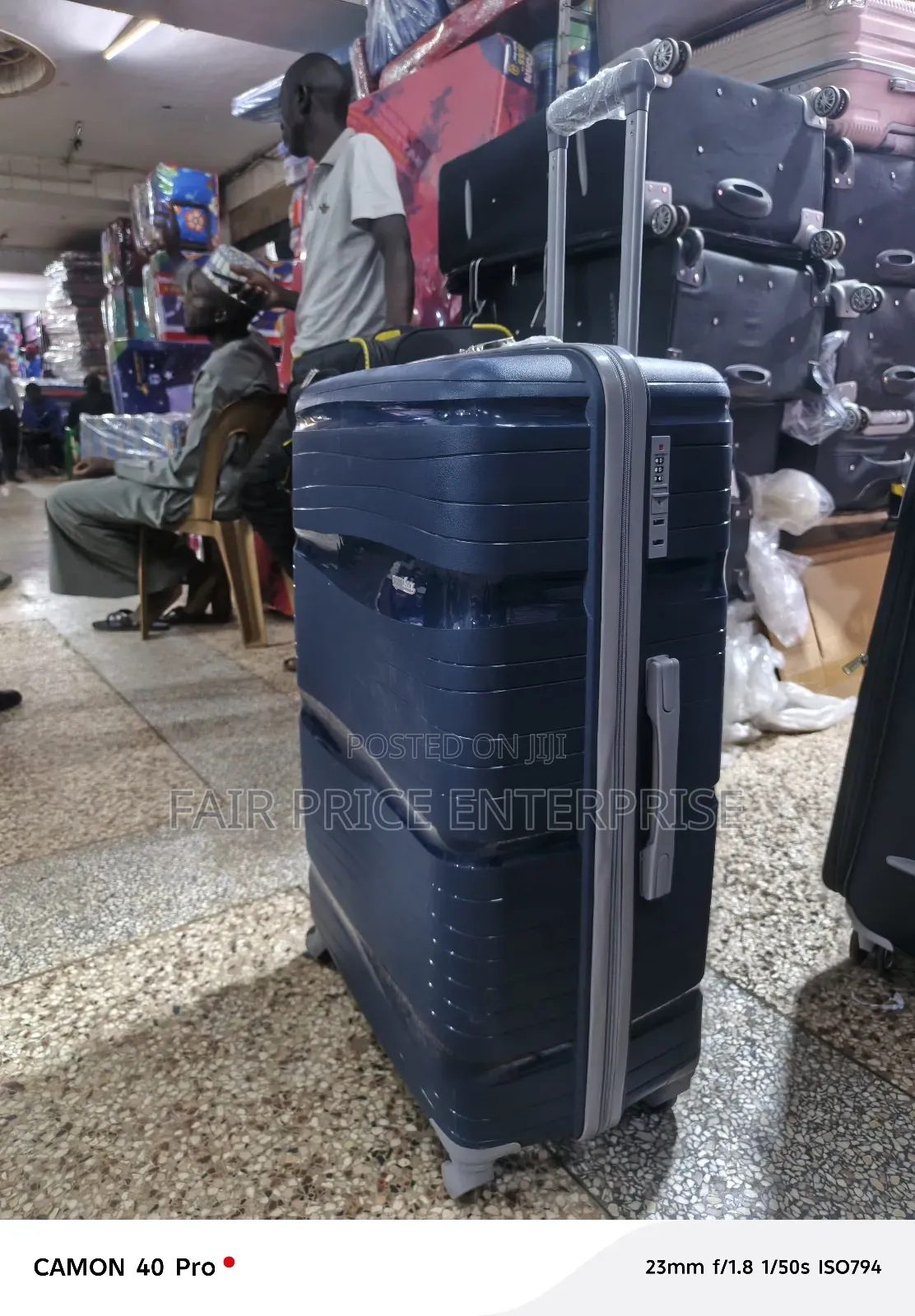 Executive Plastic Suitcase in Large Size