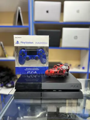 Ps4 All-in-One Entertainment Console, 2 Pads With 13 Games.