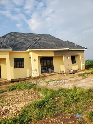 6bdrm Bungalow in Lutisi, Kakiri for sale