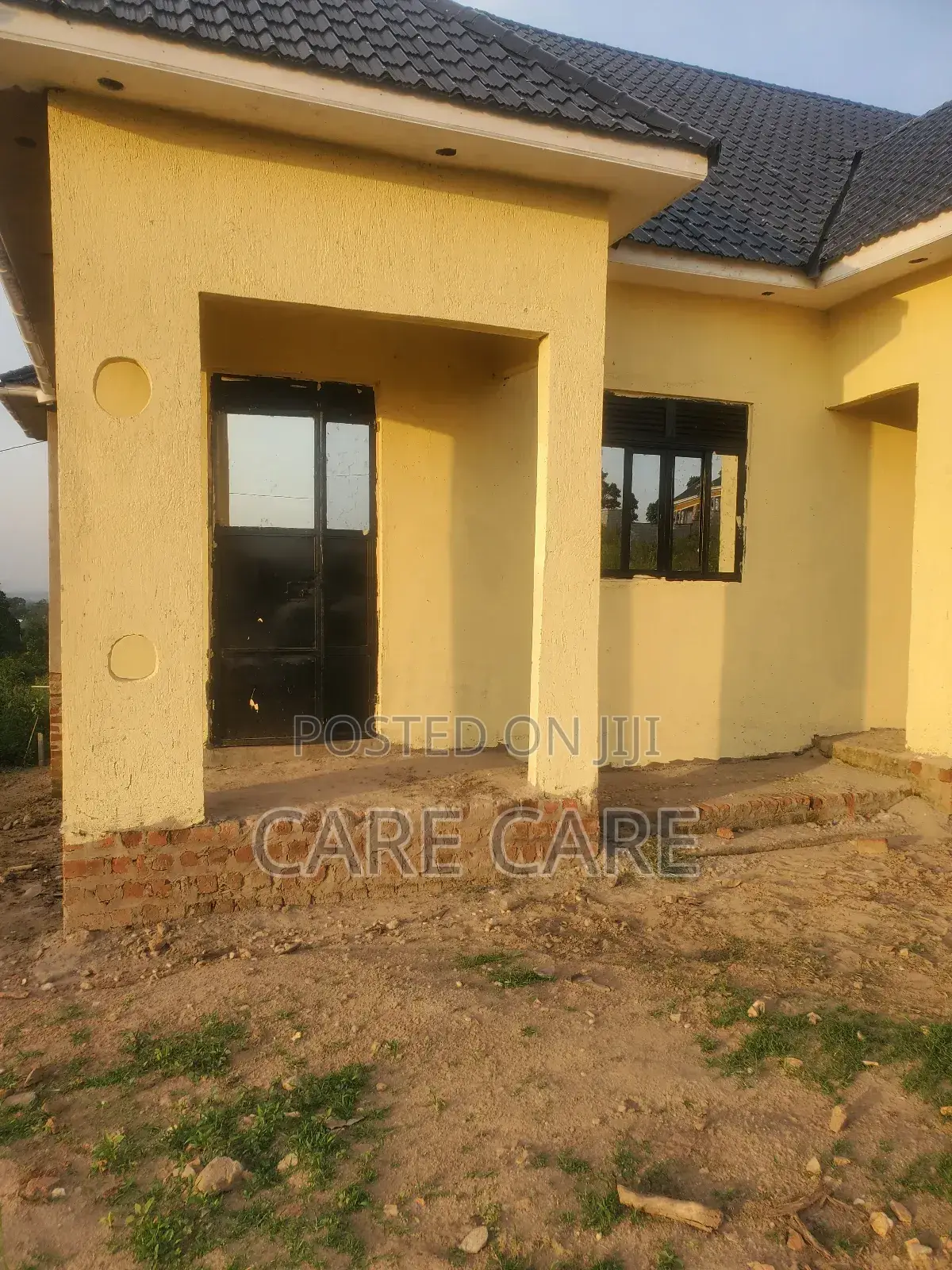 6bdrm Bungalow in Lutisi, Kakiri for sale