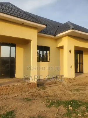 6bdrm Bungalow in Lutisi, Kakiri for sale