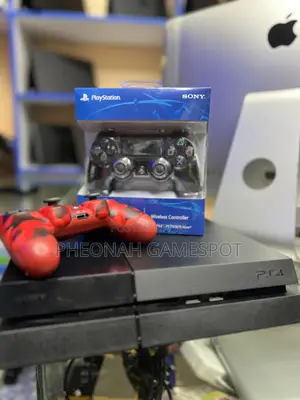 Ps4 Comfortable Gaming Bundle, 2 Pads Plus 20 Games Ready.
