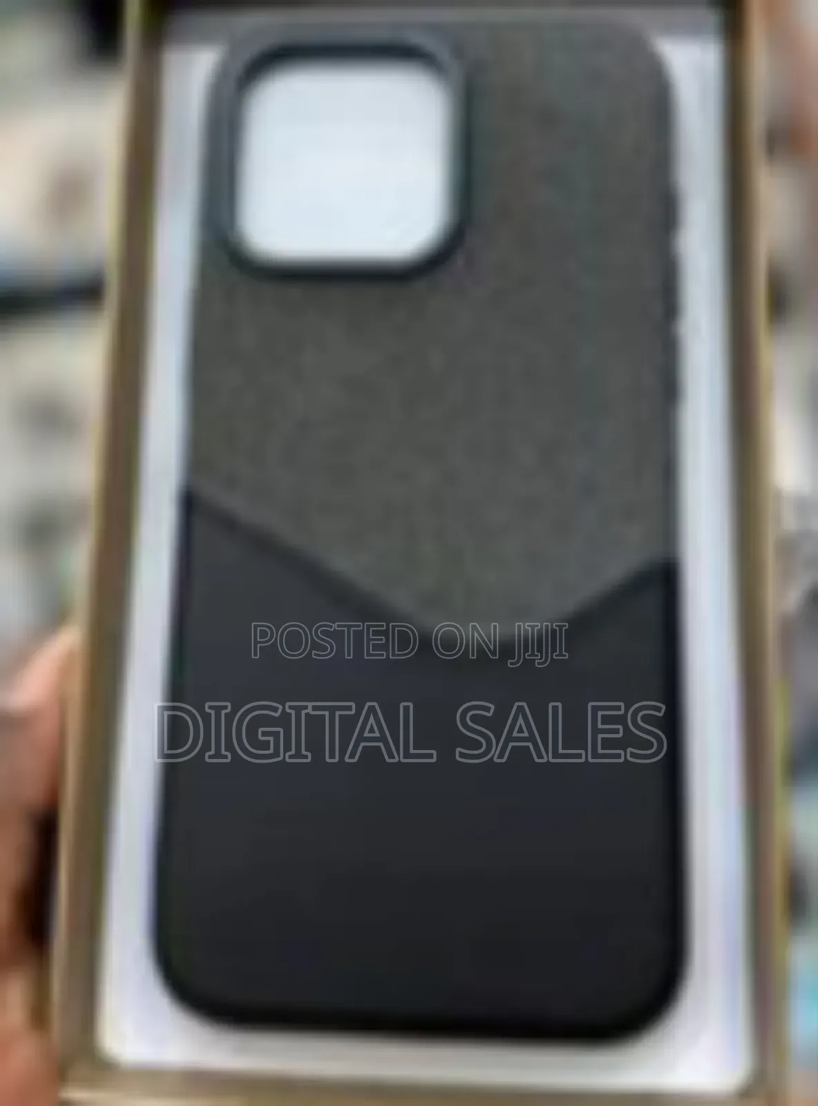 Stylish Two-Tone Hybrid Phone Case for iPhone 16 Promax