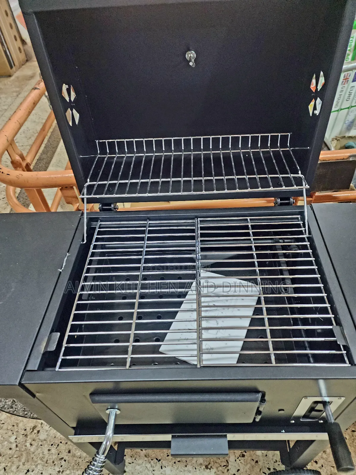 Charcoal Grill With Cover