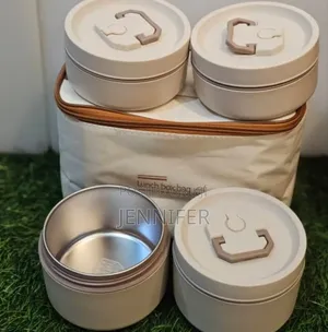 4pcs Lunch Containers With a Bag