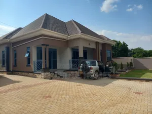 Furnished 4bdrm House in Kira for sale