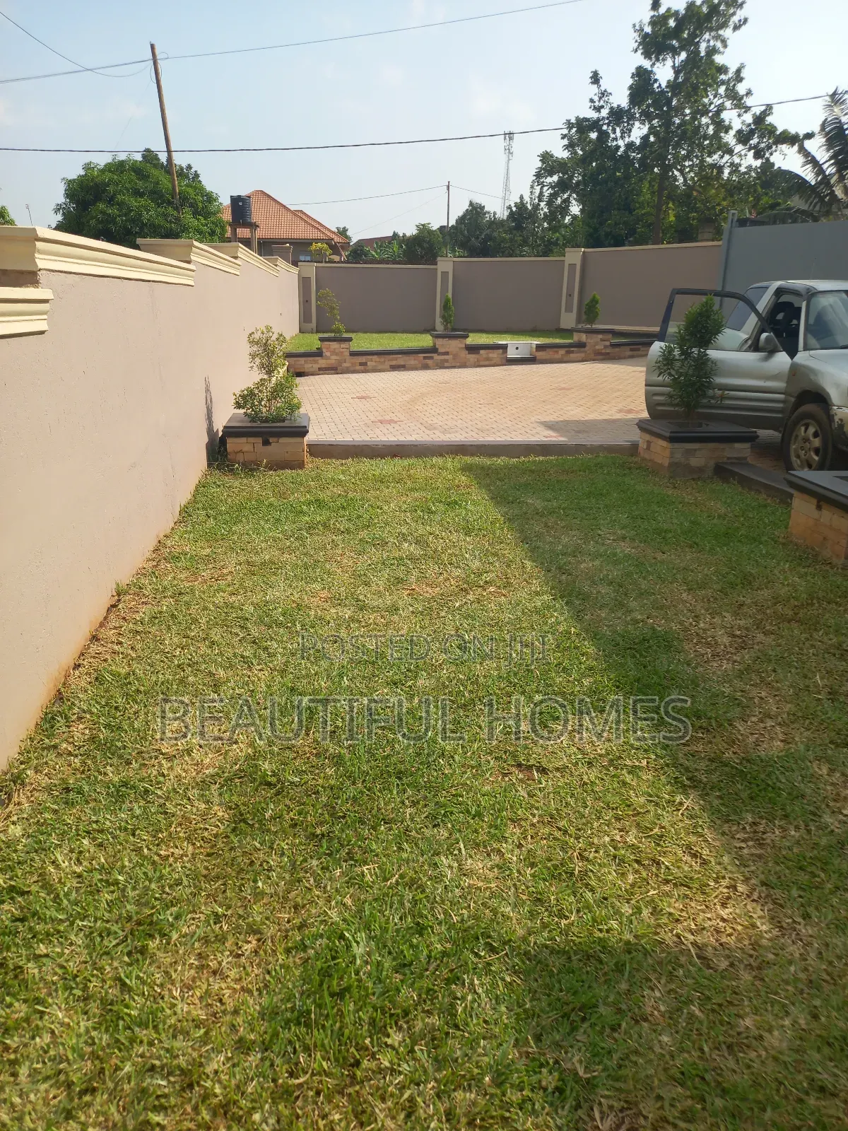 Furnished 4bdrm House in Kira for sale
