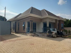 Furnished 4bdrm House in Kira for sale