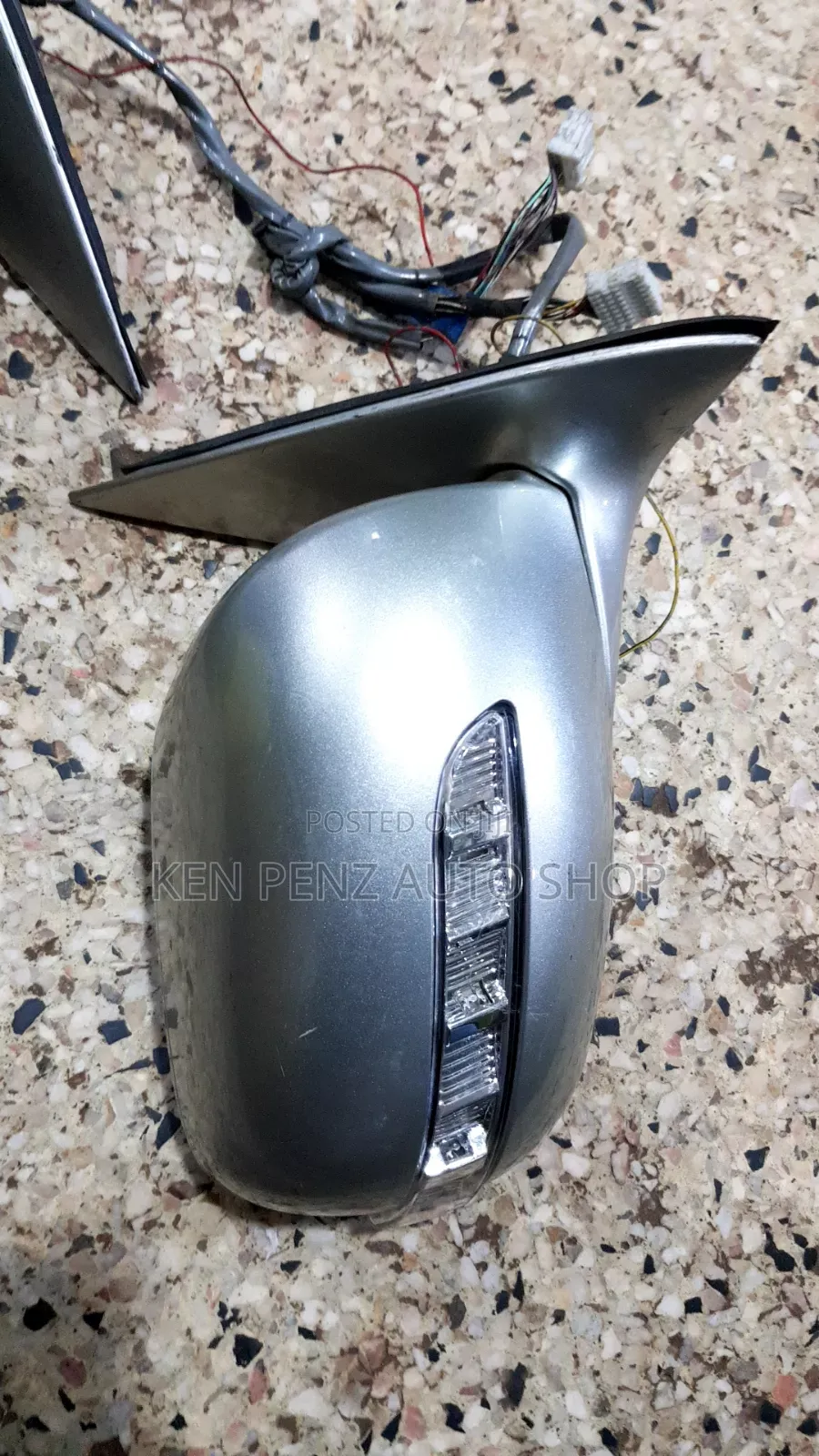 Toyota Crown Sidemirrors ( With Indicators)