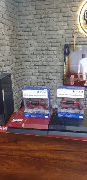 Ps4 Console Pack: 10 Games to Play Now + 2 Extra Controllers