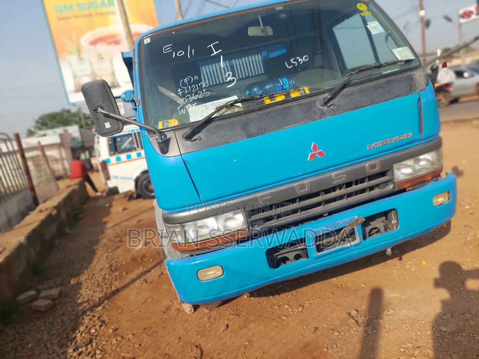 Mitsubishi Fuso 1999 Blue