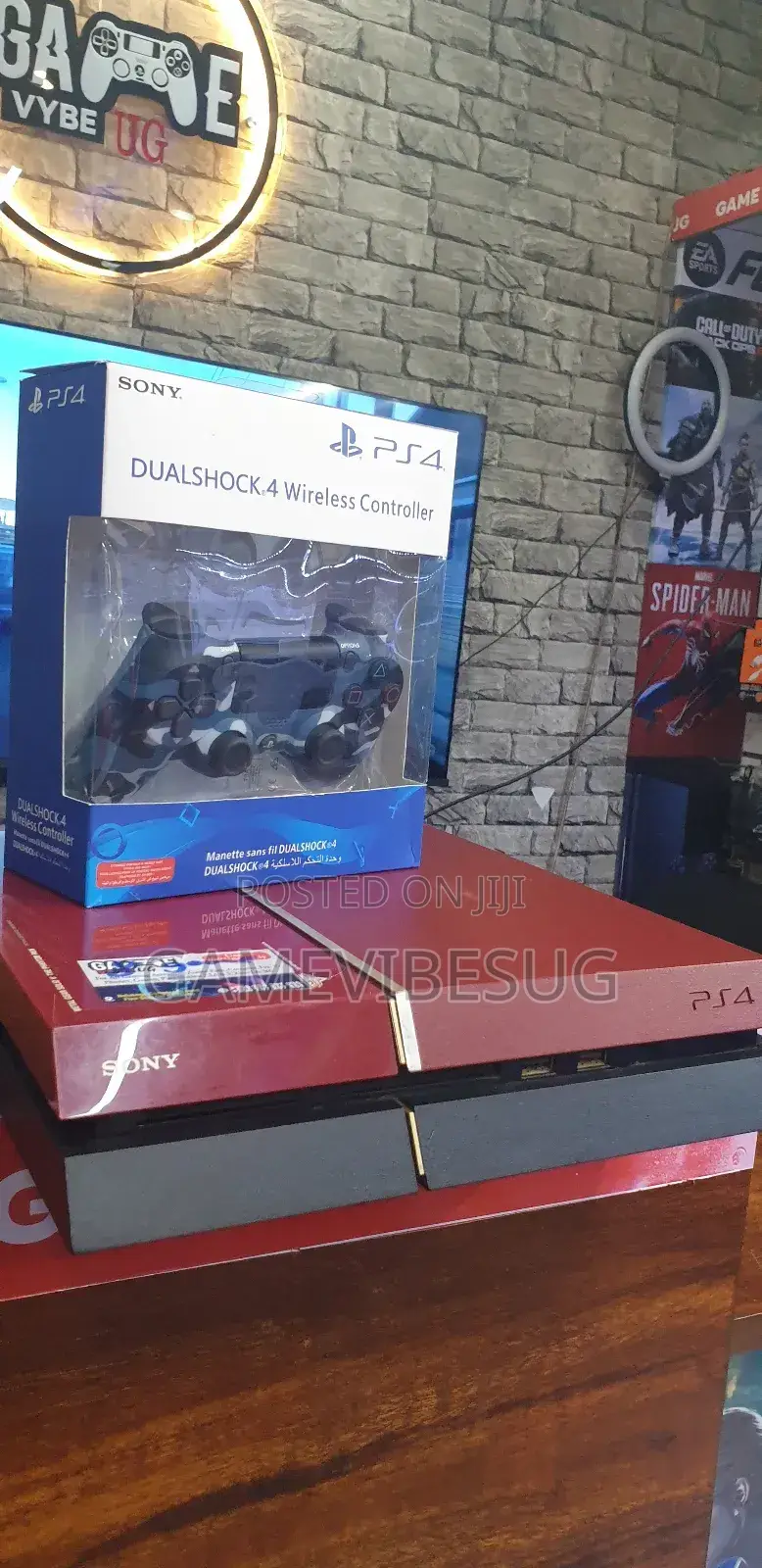 Playstation 4 Jet Black 500gb - 10 Games 2 Controllers!
