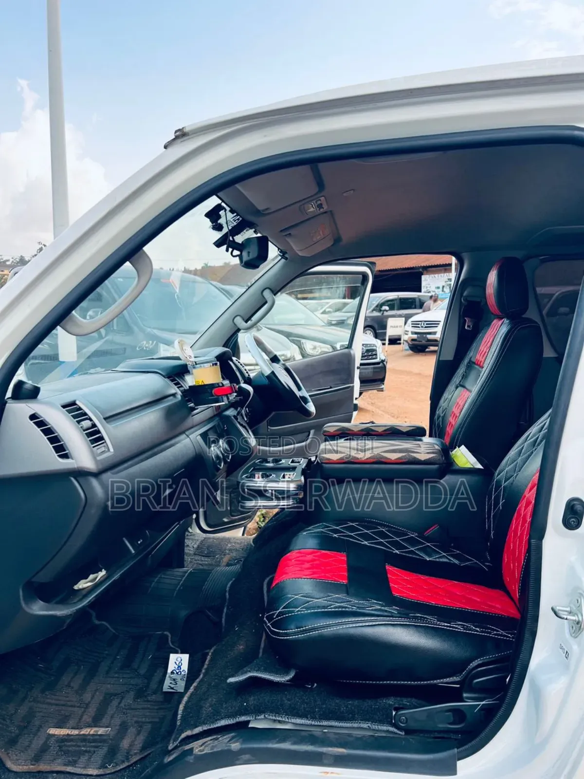 Toyota HiAce 2012 White