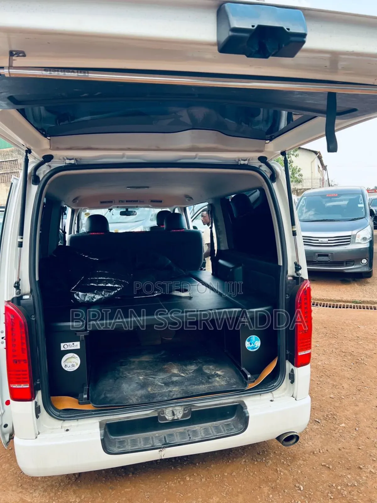 Toyota HiAce 2012 White