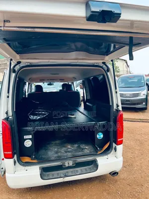 Toyota HiAce 2012 White