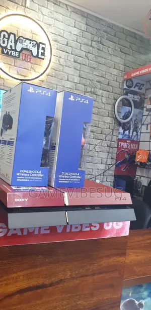 Quiet Ps4 Standard Console - 10 Games + 2 Controllers Bundle (63)