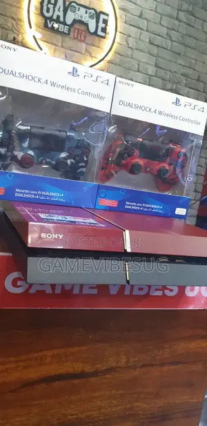 Sony Ps4 Standard Bundle: 2 Controllers 10 Game Classics