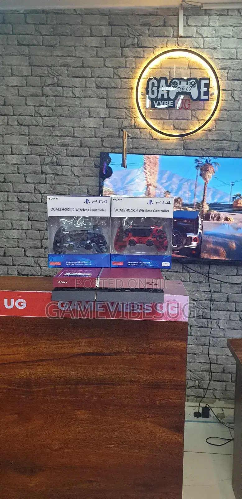 Ps4 Standard Edition Console: 10 Disc Games 2 Joypads