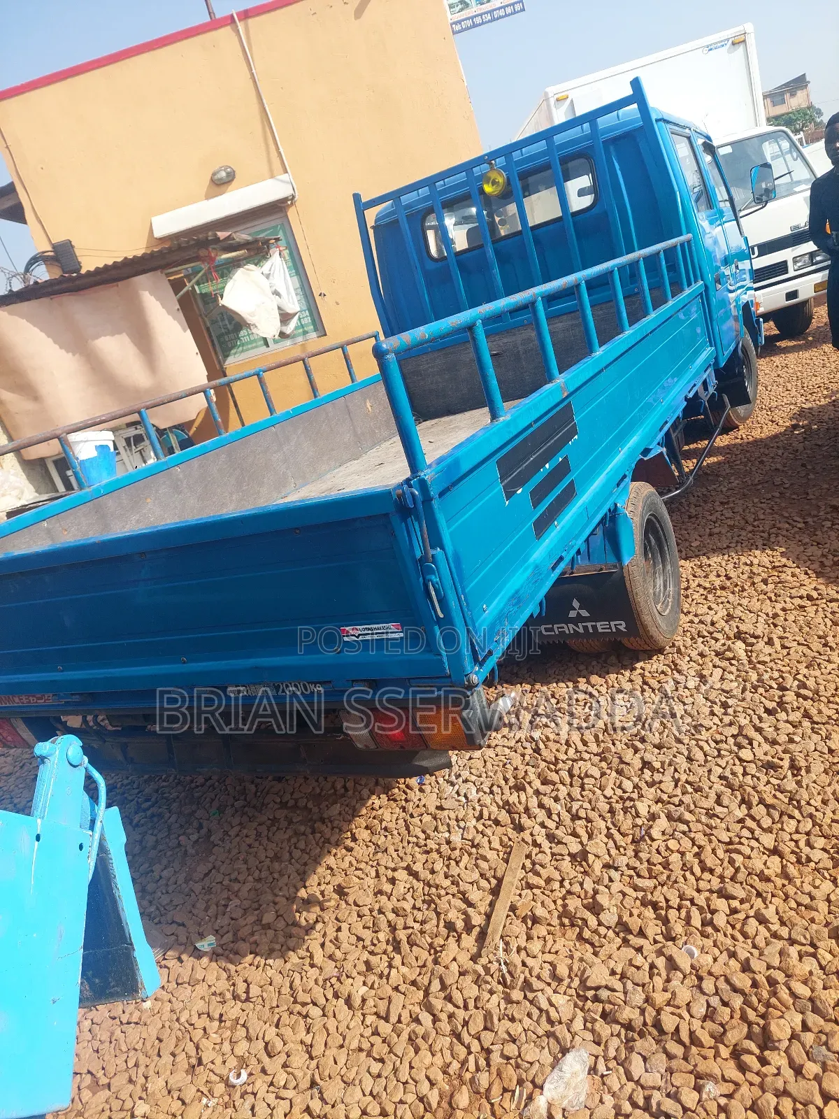 Mitsubishi Canter 1990 Blue