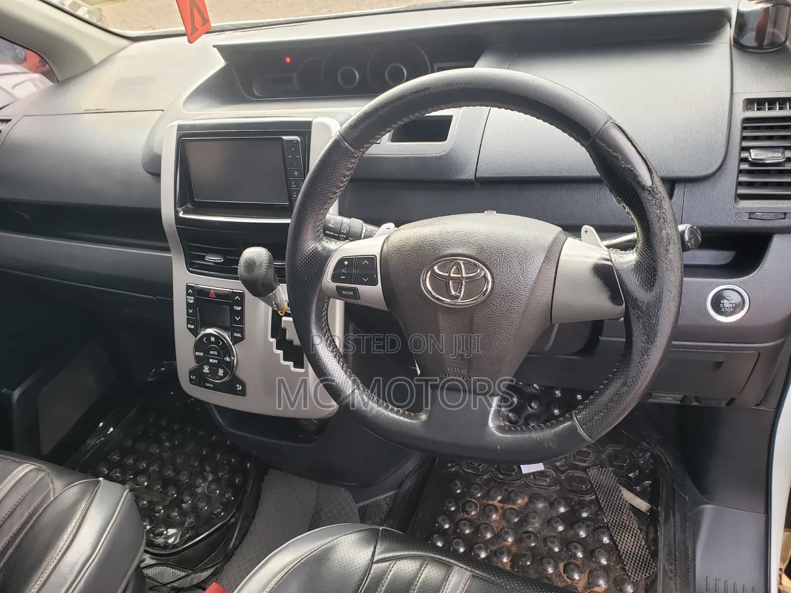 Toyota Noah 2011 White